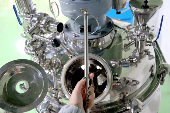 Wear Resistant Cosmetics Ointment Manufacturing Machine Vacuum Homogenizier Emulsifier