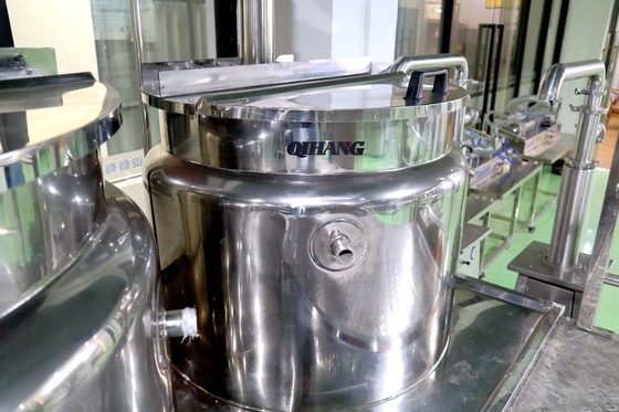 50HZ Lotion Making Machine Cosmetics Production Line Vacuum Emulsifier
